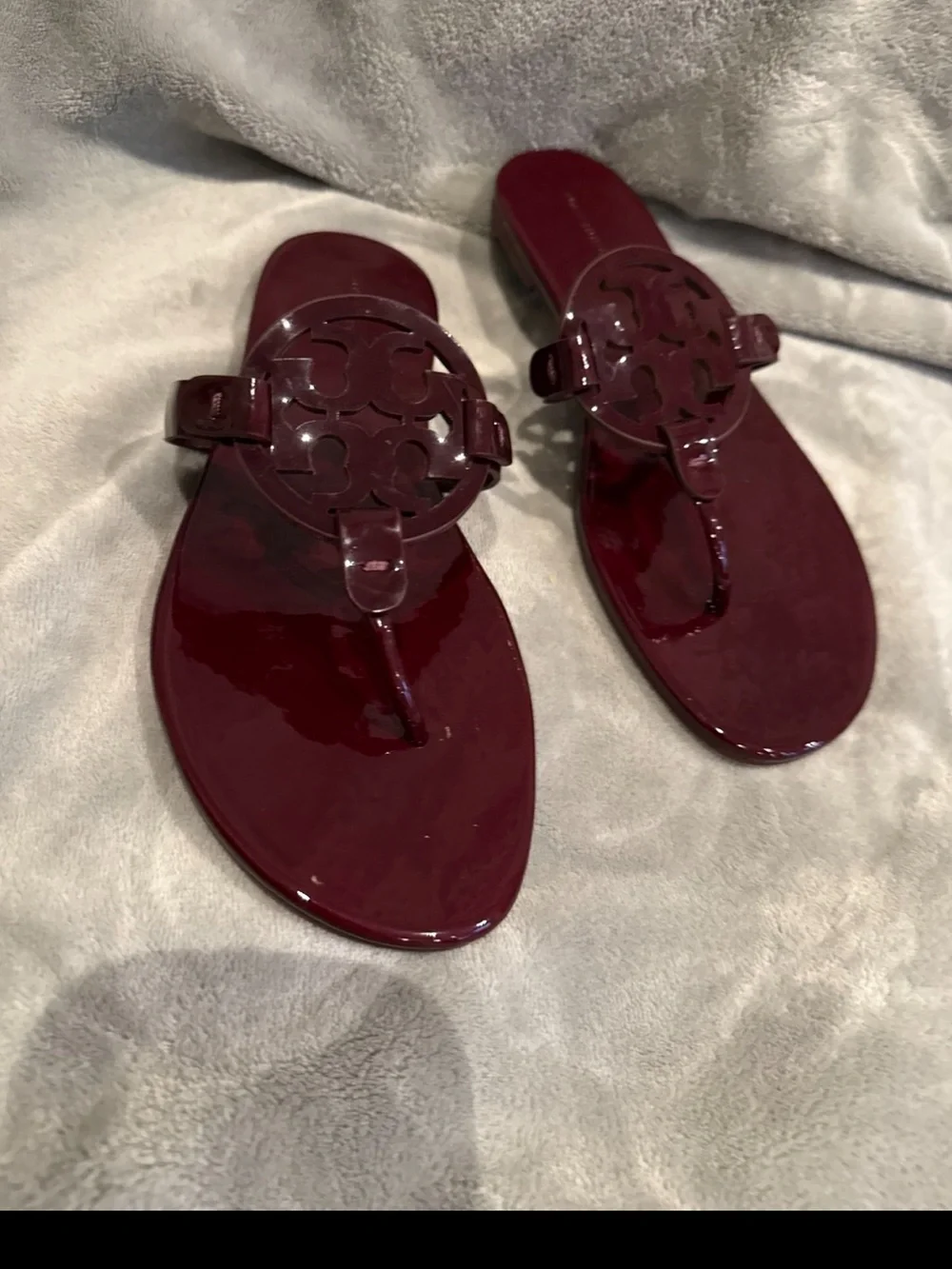 Tory Burch Patent Thong Sandals in Burgundy